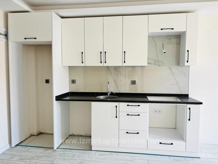 İzmir Seferihisar Payamlı Mahallesi Deniz Sokağında Yenilenmiş  2+1 Satılık Daire