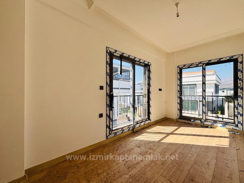 İzmir Seferihisar Payamlı Köyü İçerisinde Bahçeli 2+1 Satılık Villa