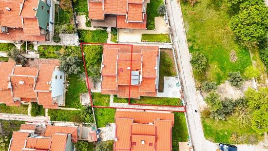 İzmir Seferihisar Payamlı Mahallesi’nde Denize 200m Geniş Bahçeli 3+1 Satılık Villa