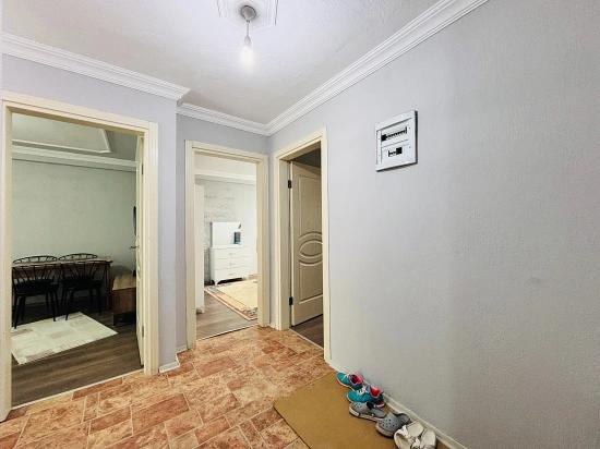 İzmir Seferihisar Bengiler’de Çarşı Merkezinde Ön Cephe Kapalı Mutfaklı 2+1 Satılık Daire