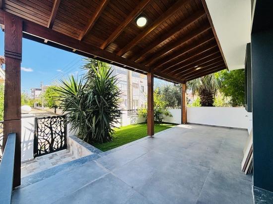 İzmir Seferihisar Payamlı Mahallesi’nde 3+1 Ultra Lüks Denize 100m Satılık Villa