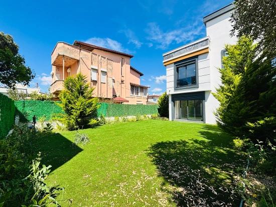 İzmir Seferihisar Payamlı Mahallesi’nde 3+1 Ultra Lüks Denize 100m Satılık Villa