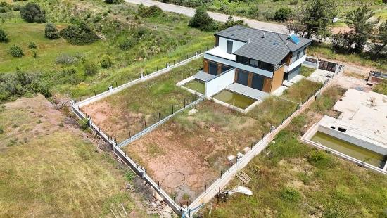 İzmir Seferihisar Kavakdere Mahallesi’nde 3+2 Ultra Lüks Havuzlu Satılık İkiz Villa