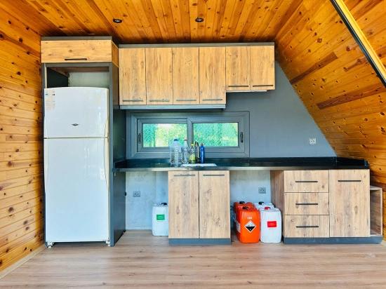İzmir Menderes Yeniköy Mahallesi’nde Havuzlu Modern Bungalov