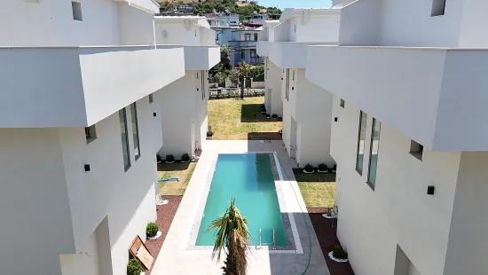 İzmir Seferihisar Mersinalanı Mahallesi’nde Havuzlu Sitede 10 Adet 3+1 Satılık Villa