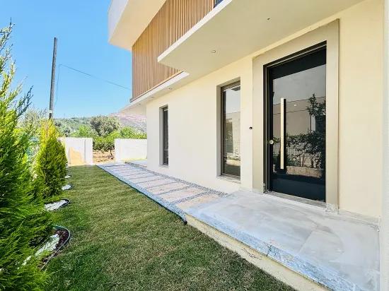 İzmir Seferihisar Mersinalanı Mahallesi’nde Havuzlu Sitede 10 Adet 3+1 Satılık Villa