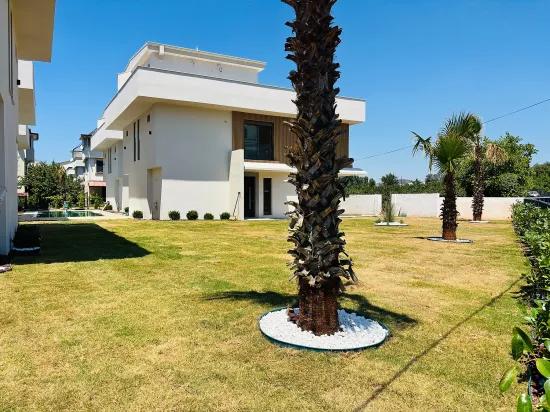 İzmir Seferihisar Mersinalanı Mahallesi’nde Havuzlu Sitede 10 Adet 3+1 Satılık Villa