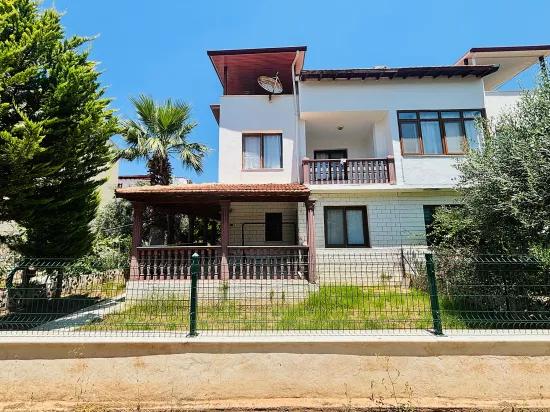 İzmir Seferihisar Cumhuriyet Mahallesi’nde 3+1 Bahçeli Villa