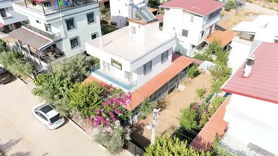 İzmir Seferihisar Cumhuriyet Mahallesi’nde 310 m² İçerisinde satılık 3+1 dubleks villa