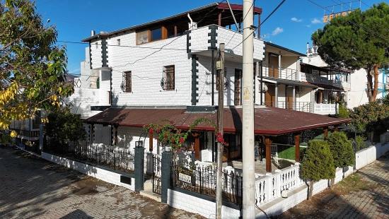 Seferihisar Bengiler’de Deniz Tarafında 4+1 Müstakil Tripleks Yazlık Villa