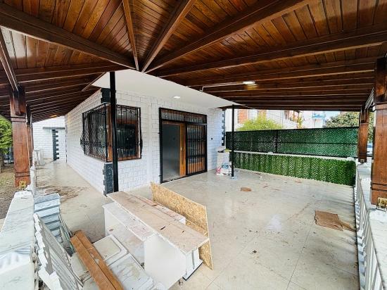 Seferihisar Bengiler’de Deniz Tarafında 4+1 Müstakil Tripleks Yazlık Villa