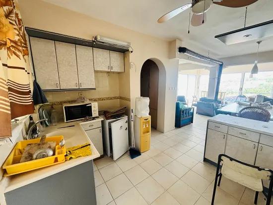 İzmir Seferihisar Tepecik Güneşli Kent Sitesi’nde full deniz manzaralı 4+2 satılık villa