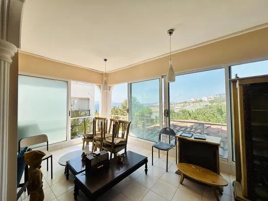 İzmir Seferihisar Tepecik Güneşli Kent Sitesi’nde full deniz manzaralı 4+2 satılık villa
