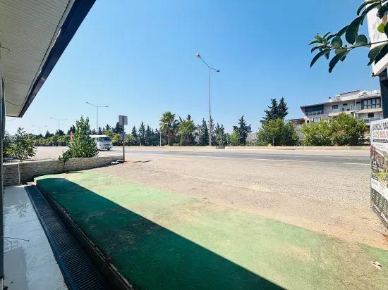 İzmir Seferihisar Bengiler Mahallesi’nde Cadde Üzerinde Kiralık Dükkan