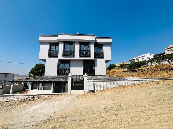 İzmir Seferihisar Tepecik Mahallesi’nde deniz manzaralı 3+1 satılık İkiz villa