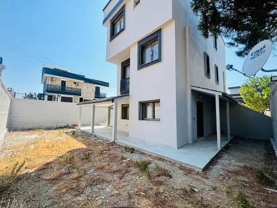 İzmir Seferihisar Tepecik Mahallesi’nde deniz manzaralı 3+1 satılık İkiz villa