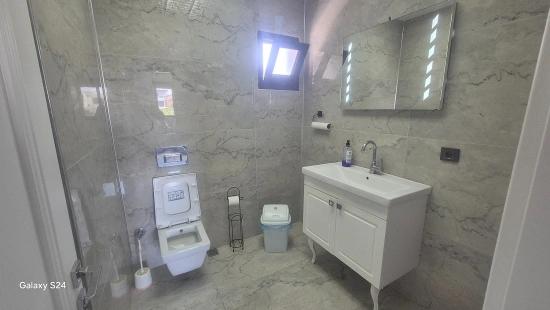 Ürkmez'in En İşlek Yerinde Geniş Satılık Kupon Dükkan