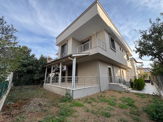 Seferihisar Doğanbey Payamlı'da Güzel Konumda Sıfır Satılık 2+1 Villa