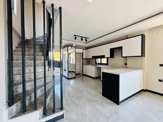 İzmir Seferihisar Atatürk Mahallesi’nde 3+1 Deniz Manzaralı Satılık Müstakil Villa