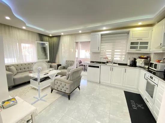 İzmir Seferihisar Bengiler Mahallesi'nde Köşe Konumda 2+1 Satılık Daire