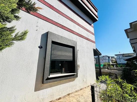 İzmir Seferihisar Cumhuriyet Mahallesi'nde Ortak Girişli 3+1 Satılık Müstakil Villa