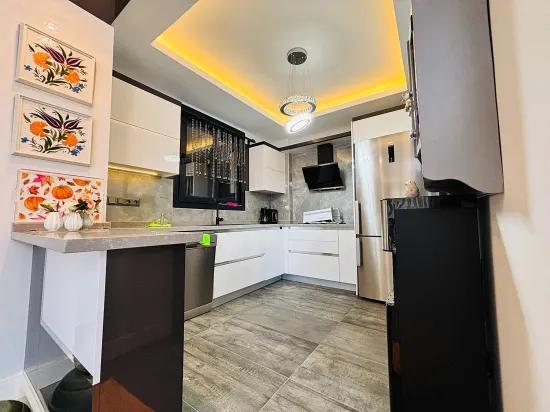 İzmir Seferihisar Cumhuriyet Mahallesi'nde Havuzlu Site İçerisinde 3+1 Satılık Yazlık