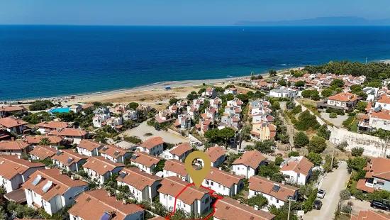 İzmir Seferihisar Atatürk Mahallesi'nde Deniz Manzaralı 2+1 Satılık Villa