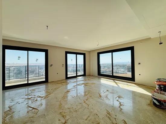 İzmir Seferihisar Deniz Manzaralı Havuzlu Site İçerisinde satılık Dubleks Tripleks Villa