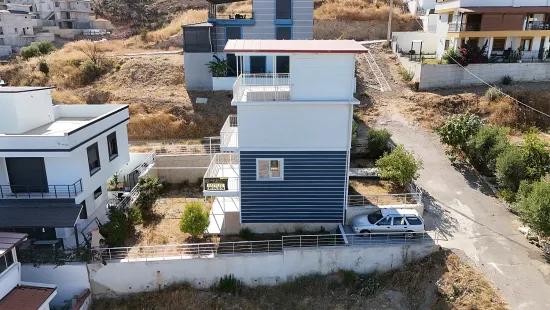 İzmir Seferihisar Atatürk Mahallesi’nde Deniz Manzaralı 3+2 Tek Müstakil Satılık Villa
