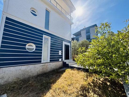 İzmir Seferihisar Atatürk Mahallesi’nde Deniz Manzaralı 3+2 Tek Müstakil Satılık Villa