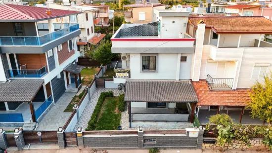 İzmir Seferihisar Payamlı Mahallesi’nde Bahçeli Full Eşyalı 2+1 Kiralık Villa
