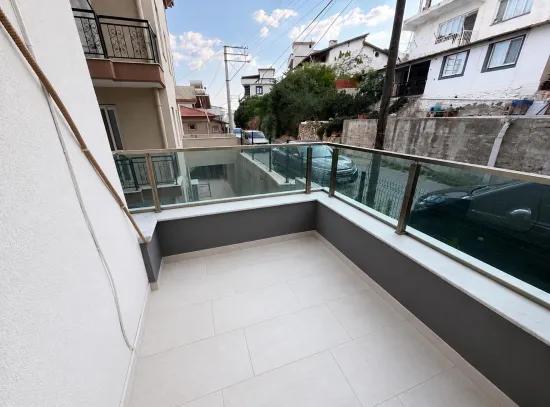 İzmir Menderes Fevzi Çakmak Mahallesi’nde Ara Kat 3+1 Kapalı Mutfaklı Daire