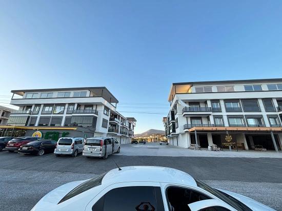 Seferihisar Ürkmez'de Ayrı Mutfak 130 M² 3+1 Asansörlü Satılık Daire