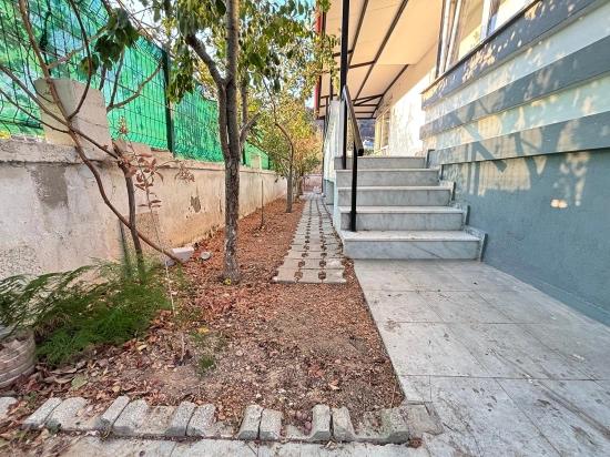 Seferihisar Doğanbey'de Müstakil Otoparklı Bahçeli 4+1 Satılık Tripleks