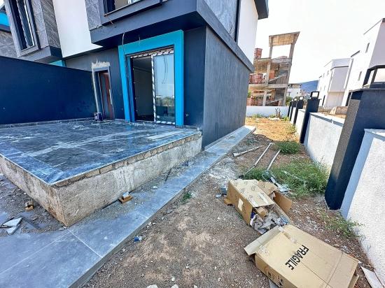 Seferihisar Cumhuriyet'de Geniş Bahçeli Sıfır Satılık 2+1 Villa