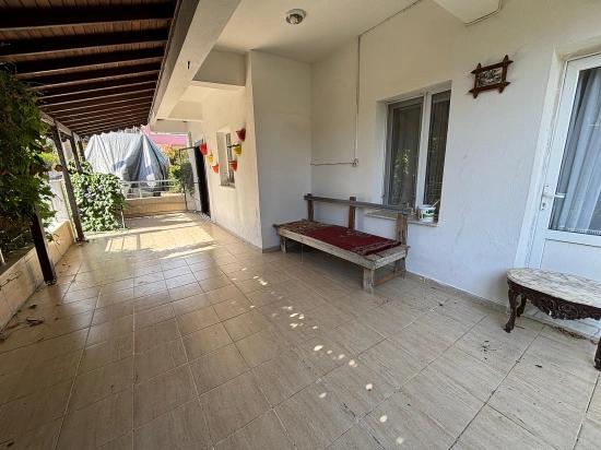 Seferihisar Doğanbey'de Plaja 50 M Bahçeli 3+1 Kiralık Villa