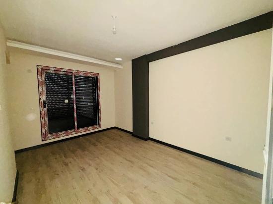 Seferihisar Doğanbey'de Geniş Yapılı Bahçeli 3+1 Satılık Villa