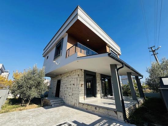  Izmir Seferihiasar Payamlı Mahallesi’nde  3+1 Ebeveyn Banyolu Müstakil Dubleks Villa