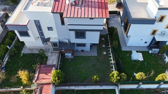 Her Odasında Ebeveyn Banyosu Bulunan Geniş Bahçeli 3+1 Müstakil Villa