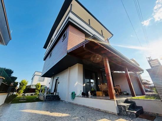 Her Odasında Ebeveyn Banyosu Bulunan Geniş Bahçeli 3+1 Müstakil Villa