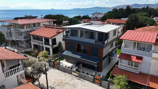 İzmir Seferihisar Ürkmez’de Denize 50M Ultra Lüks Akıllı Ev Sistemli 3+1 Yazlık
