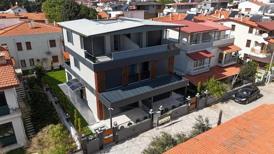 İzmir Seferihisar Ürkmez’de Denize 50M Ultra Lüks Akıllı Ev Sistemli 3+1 Yazlık 