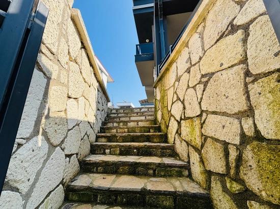 İzmir Seferihisar Akarca'da  Deniz Manzaralı Doğalgazlı  3+1 İkiz Yazlık Villa