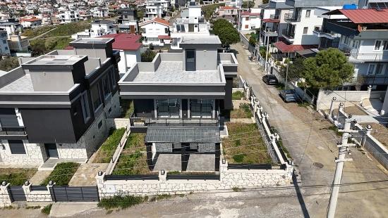 İzmir Seferihisar Akarca Mahallesi’nde  Deniz Manzaralı Doğalgazlı  3+1 Müstakil Yazlık Vi