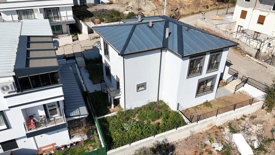 İzmir Seferihisar Payamlı Köyü İçerisinde Bahçeli 2+1 Satılık Villa