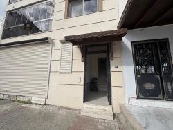 Seferihisar Bengiler’de Cadde Üzerinde 2+1 Ara Kat Daire