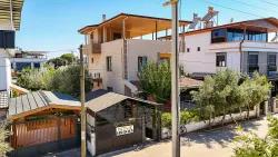 Seferihisar Doğanbey Cumhuriyet Mah. Satılık 4+1 Yazlık - 160 m²