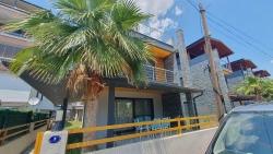 Seferihisar Payamlı'da Deniz Tarafında Havuzlu Bahçeli Satılık 3+1 Villa