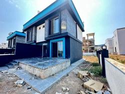 Seferihisar Cumhuriyet'de Geniş Bahçeli Sıfır Satılık 2+1 Villa