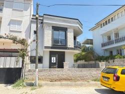 Seferihisar Ürkmez'de Plaja 500M Krediye Uygun Satılık 2+1 Villa